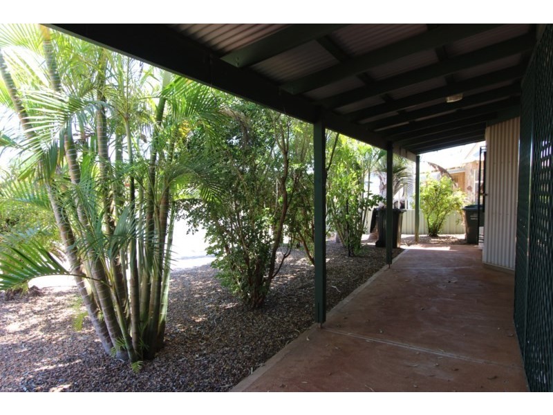 8 Britt Place, Baynton WA 6714