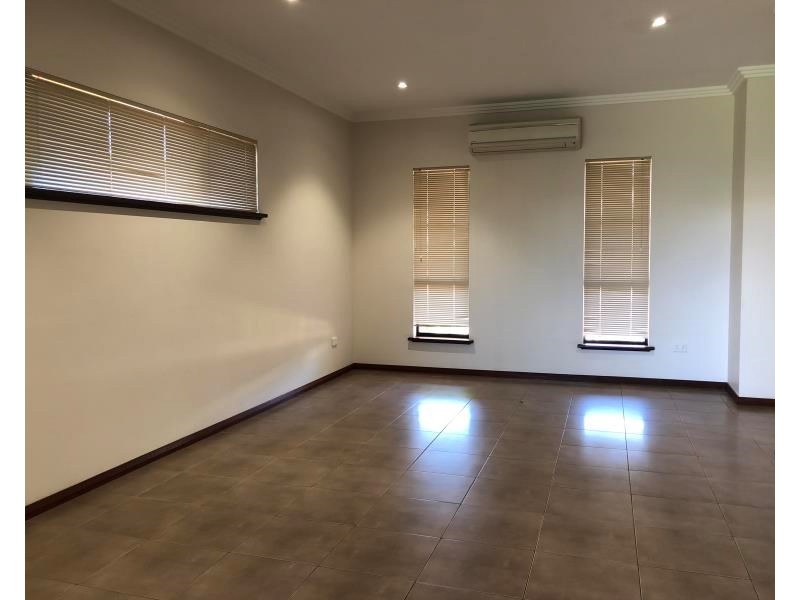 27 Bettong Bend, Baynton WA 6714