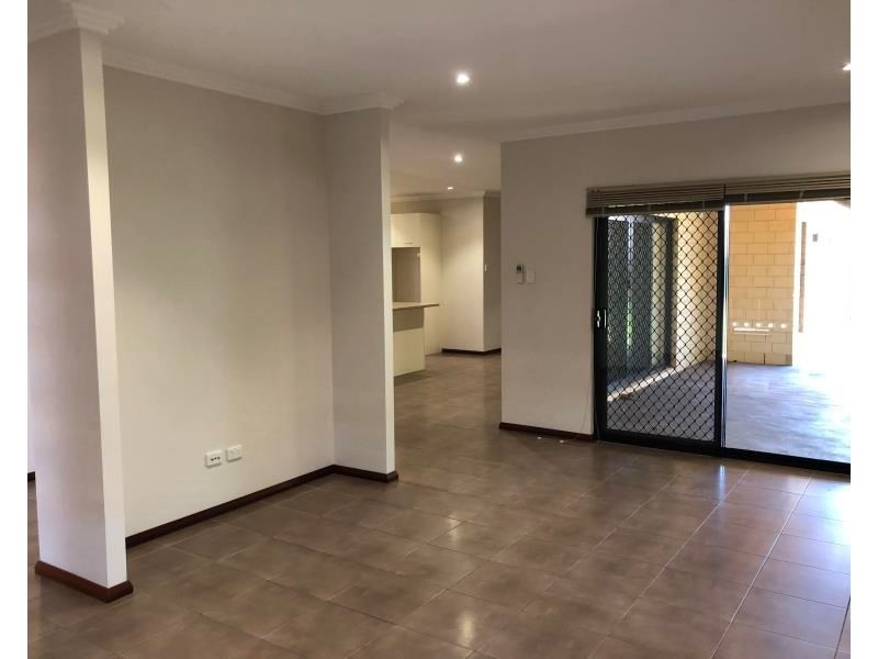 27 Bettong Bend, Baynton WA 6714