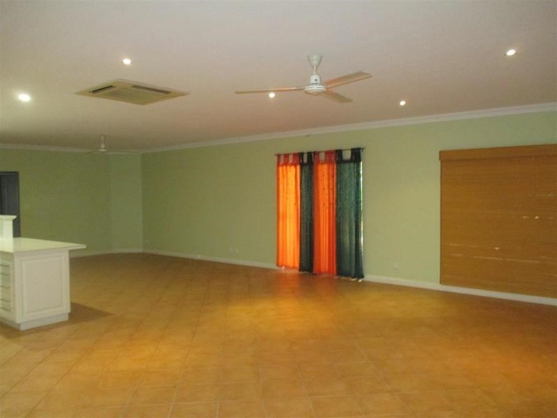 27 Walkington Circle, Millars Well WA 6714