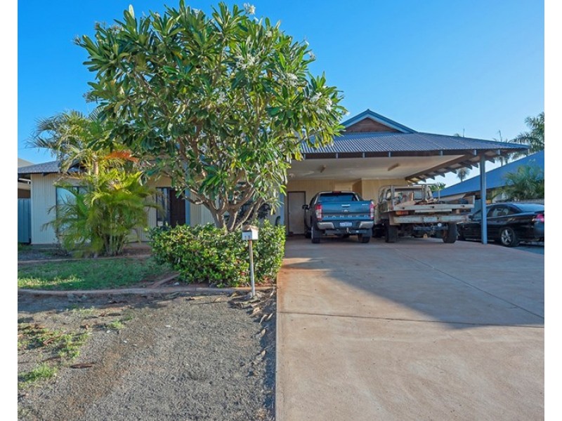 13 Rhonda Road, Baynton WA 6714