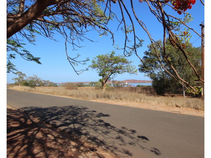 4 Maitland Court, Dampier WA 6713