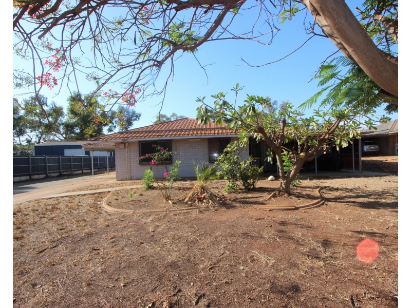 4 Maitland Court, Dampier WA 6713