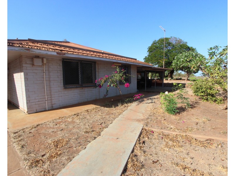 4 Maitland Court, Dampier WA 6713