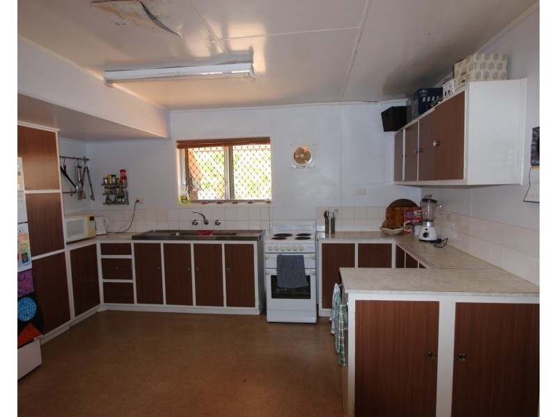 4 Maitland Court, Dampier WA 6713