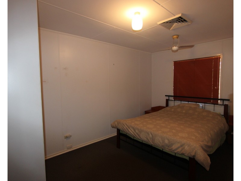 4 Maitland Court, Dampier WA 6713