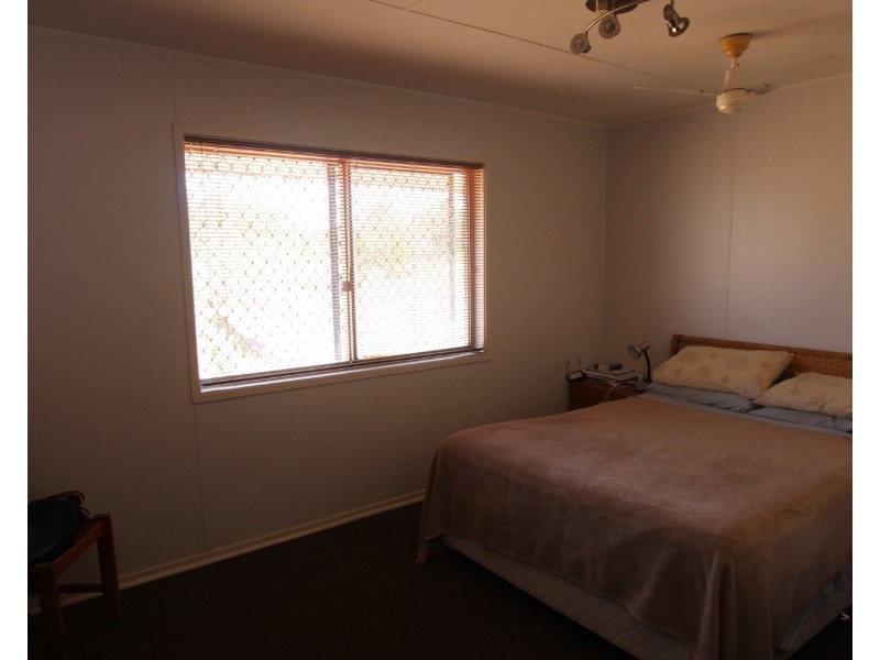 4 Maitland Court, Dampier WA 6713