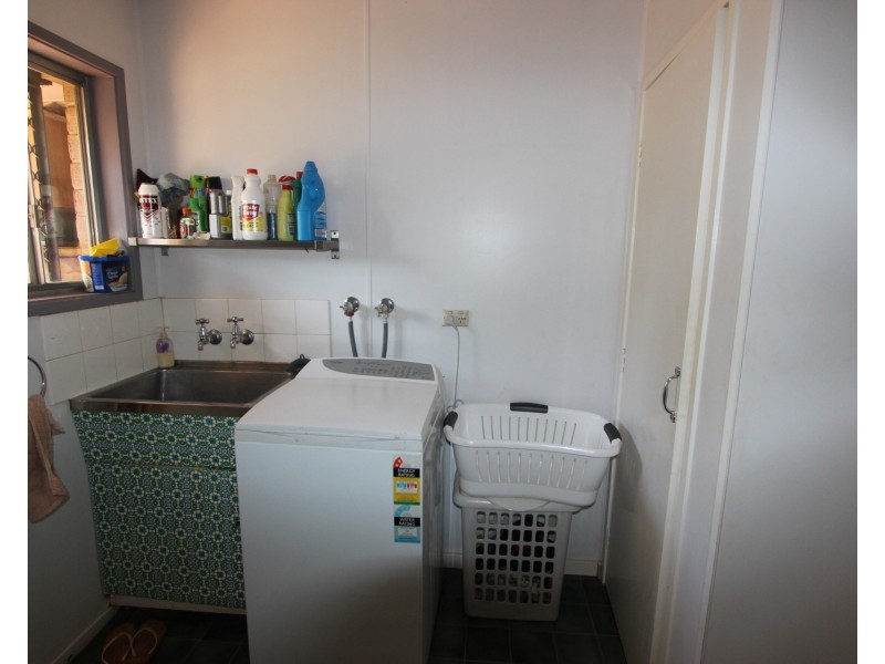 4 Maitland Court, Dampier WA 6713