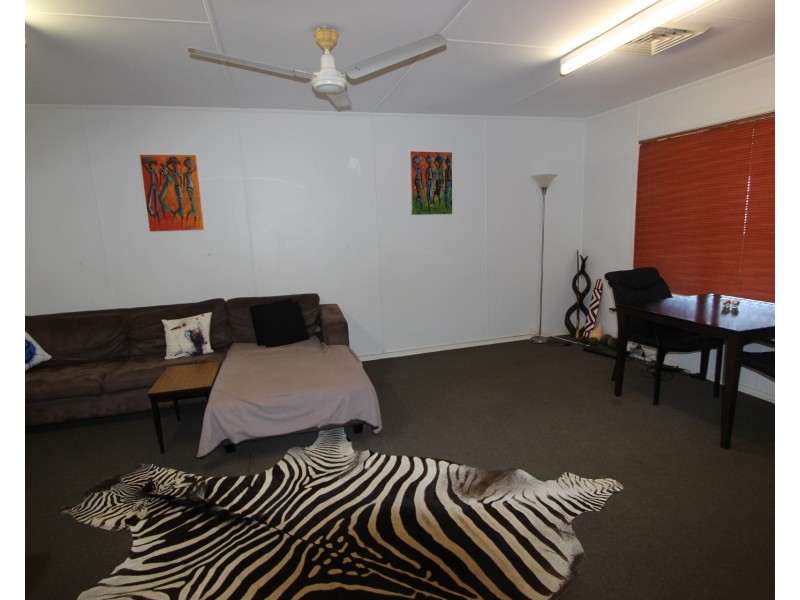 4 Maitland Court, Dampier WA 6713