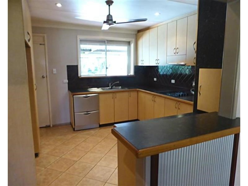 7 Giles Crescent, Dampier WA 6713