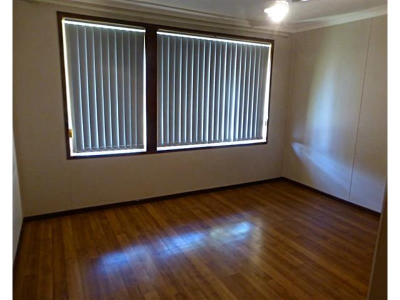 7 Giles Crescent, Dampier WA 6713