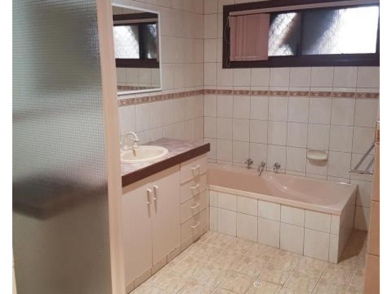 6 McWhirter Way, Baynton WA 6714