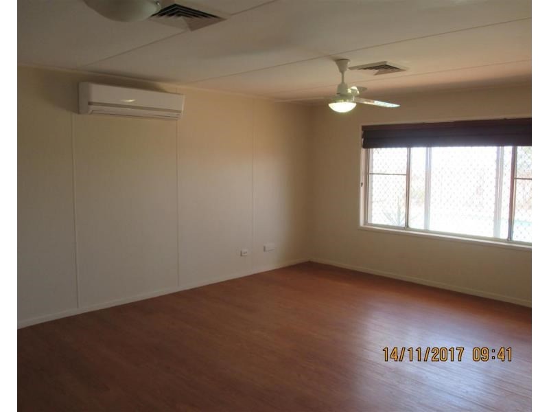 13 Pinderi Crescent, Dampier WA 6713