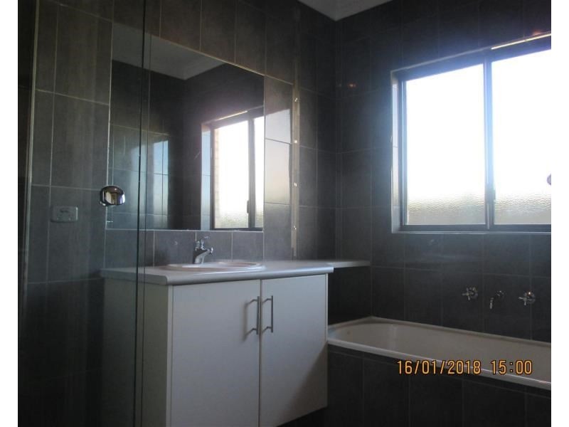 12 Fabling Court, Baynton WA 6714