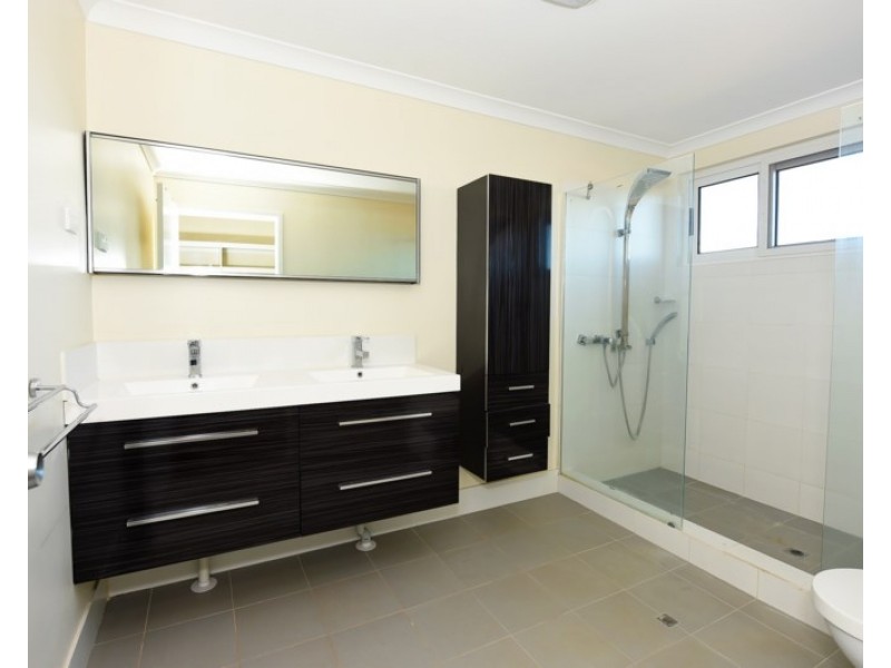 21 Jadura Crescent, Baynton WA 6714