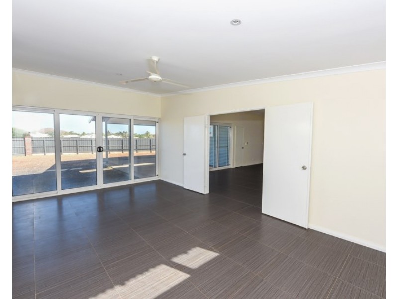 21 Jadura Crescent, Baynton WA 6714