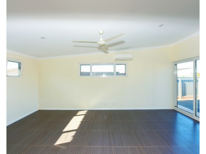 21 Jadura Crescent, Baynton WA 6714