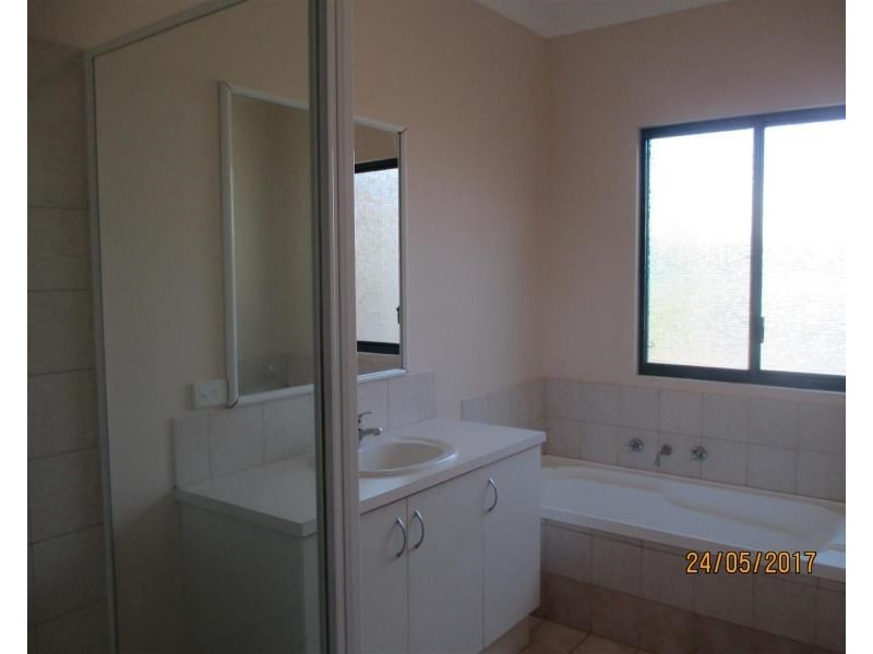 10 Miles Loop, Baynton WA 6714