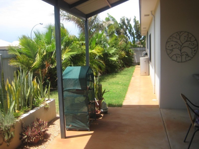 2 Lilly Parade, Karratha WA 6714