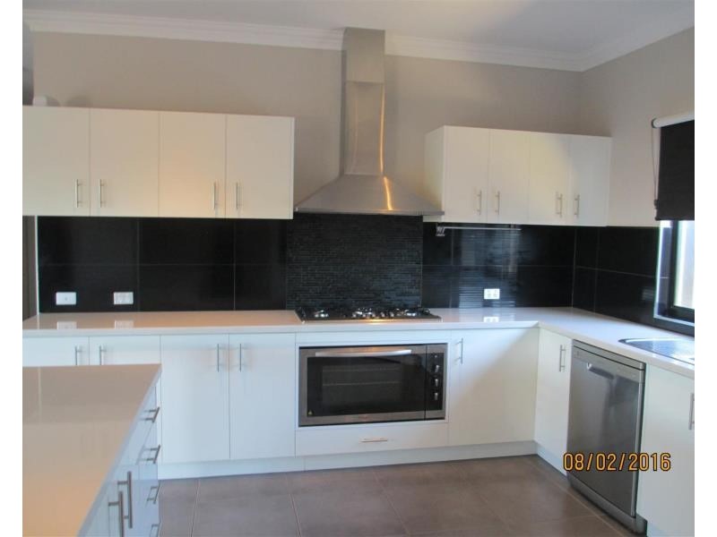 27 Tharnda Road, Baynton WA 6714