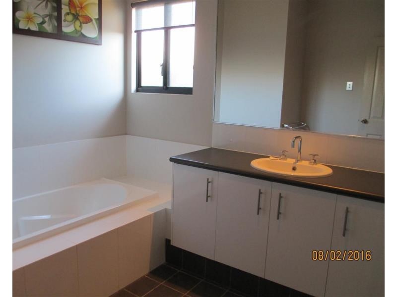 27 Tharnda Road, Baynton WA 6714