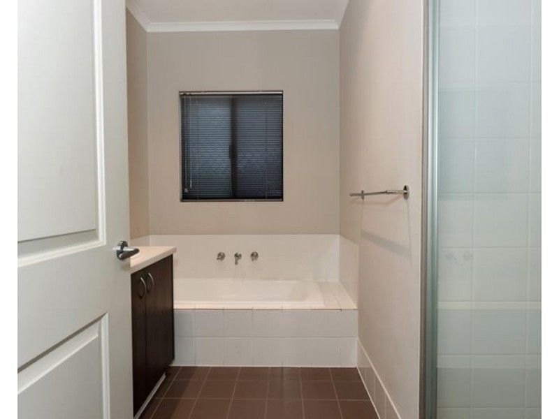 16 Curlew Street, Baynton WA 6714