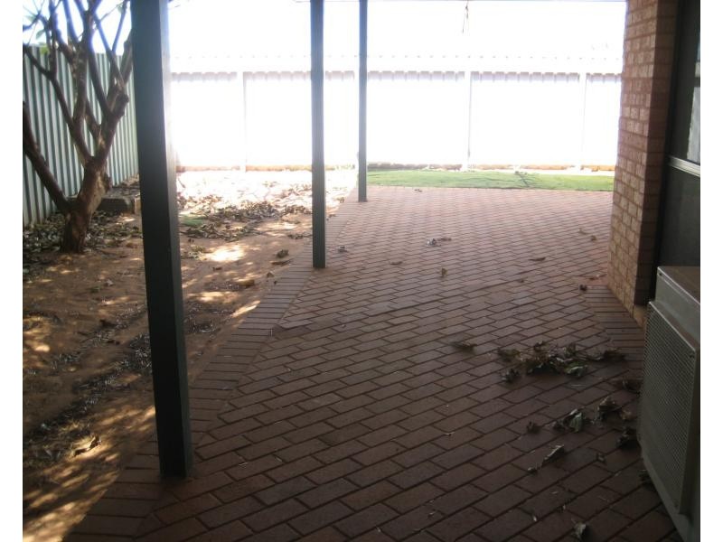 6B Garland Place, Millars Well WA 6714