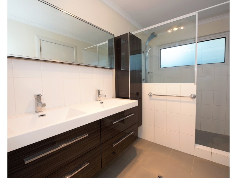 24 Marrimarri Parade, Baynton WA 6714