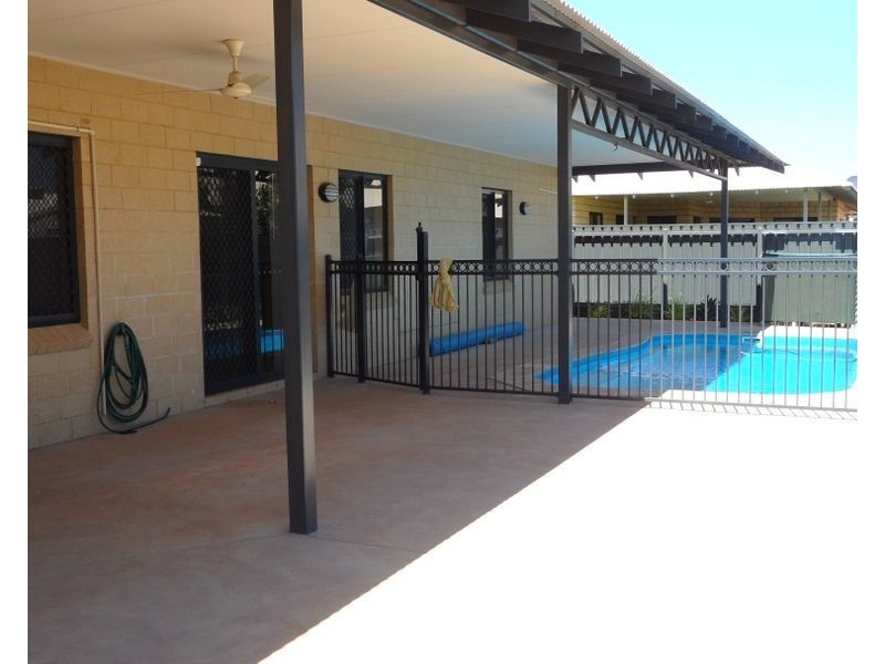 13 Wallaby Street, Baynton WA 6714