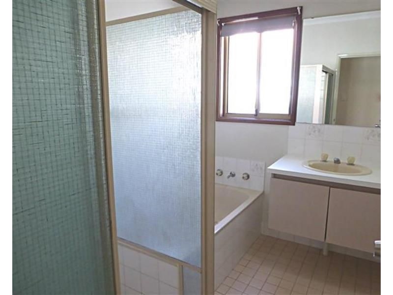 8 McCamey Loop, Baynton WA 6714