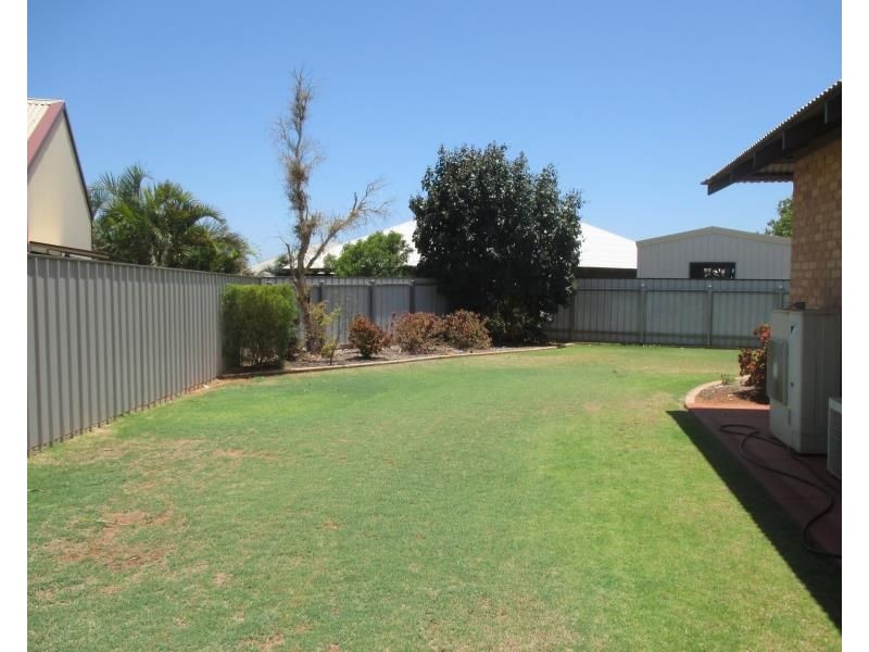 4 Lilly Parade, Baynton WA 6714