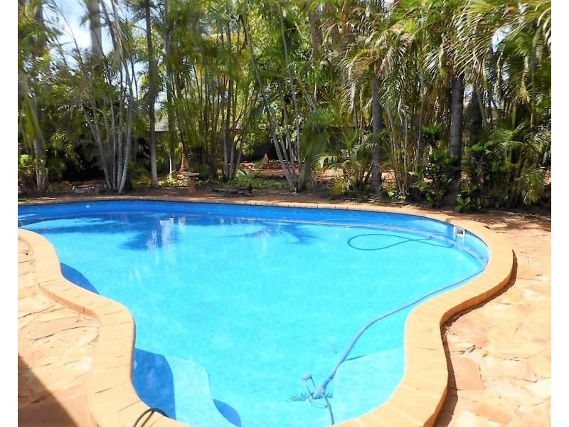 7 Giles Crescent, Dampier WA 6713