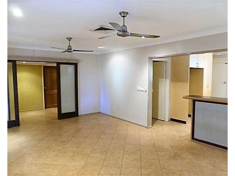 7 Giles Crescent, Dampier WA 6713