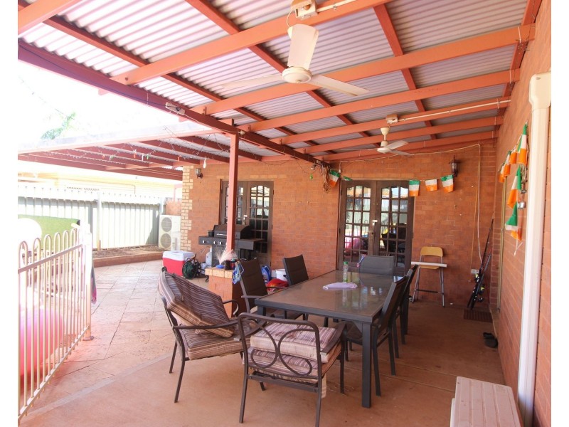 4 Parker Close, Baynton WA 6714