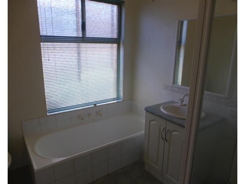 10 Thistle Loop, Nickol WA 6714