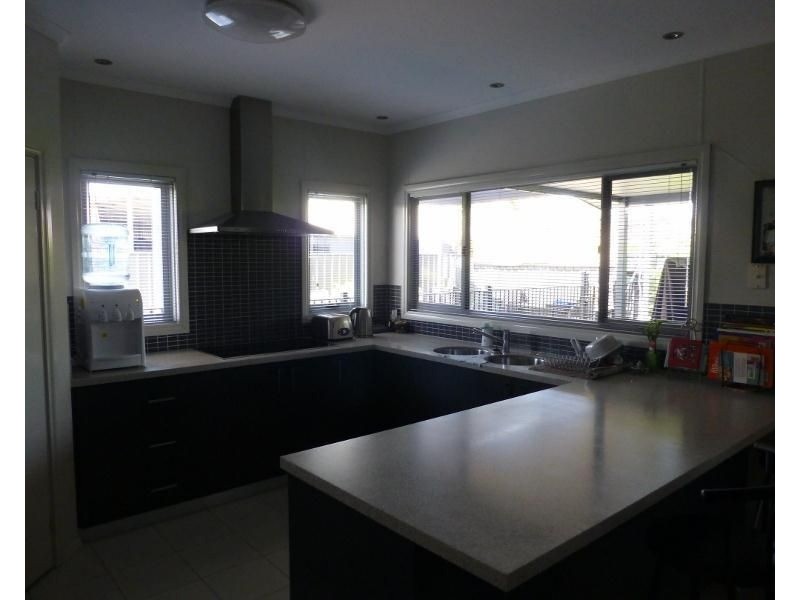 10 Nyumari Street, Baynton WA 6714