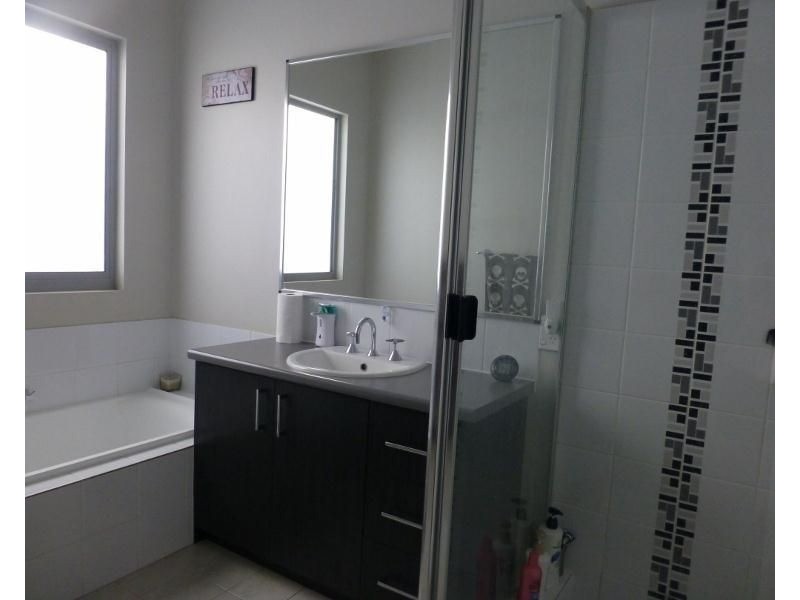 10 Nyumari Street, Baynton WA 6714