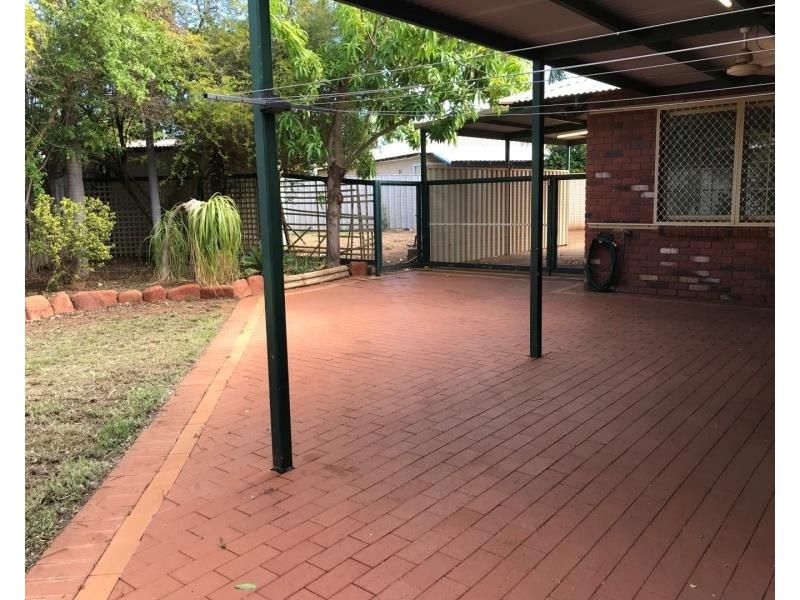 16 WHITE Court, Baynton WA 6714