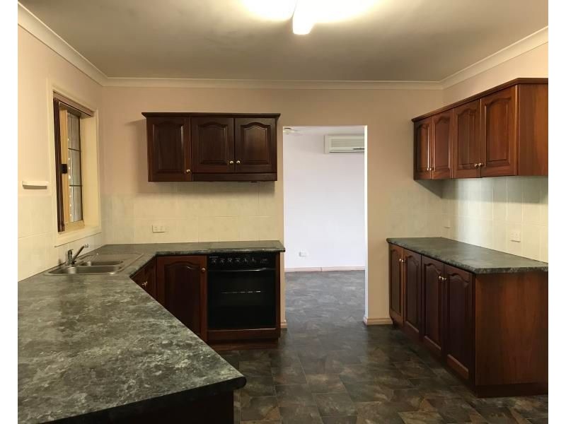 16 WHITE Court, Baynton WA 6714