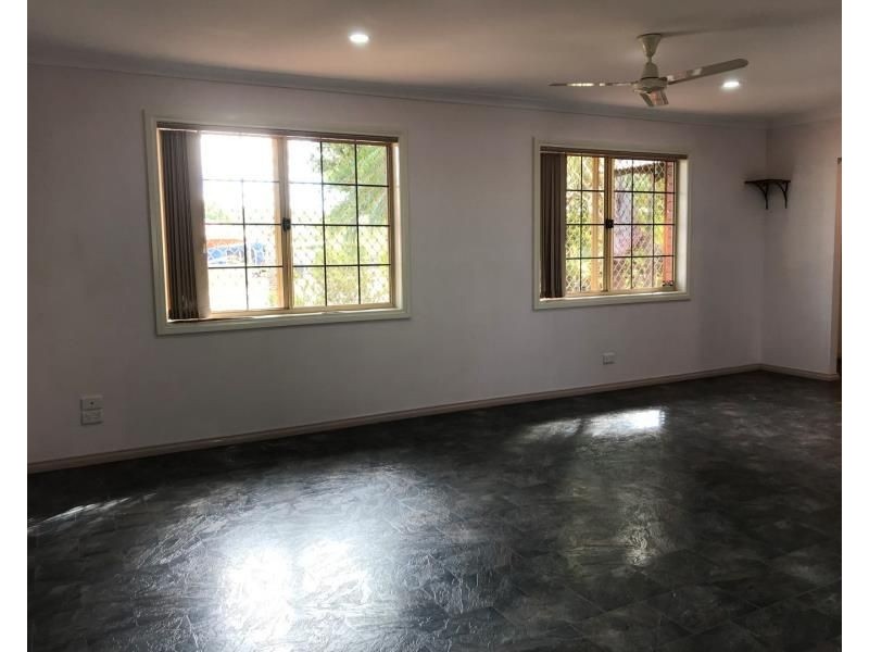 16 WHITE Court, Baynton WA 6714