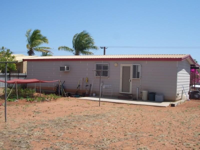 8 Clarke Place, Onslow WA 6710