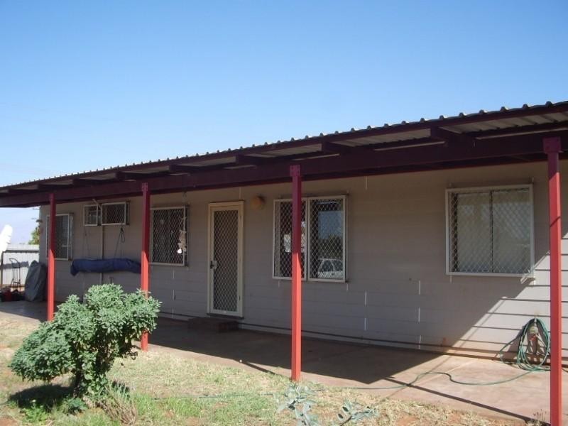 8 Clarke Place, Onslow WA 6710