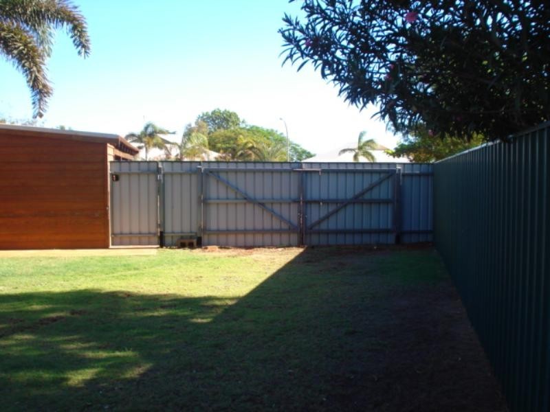 7 Birch Place, Baynton WA 6714