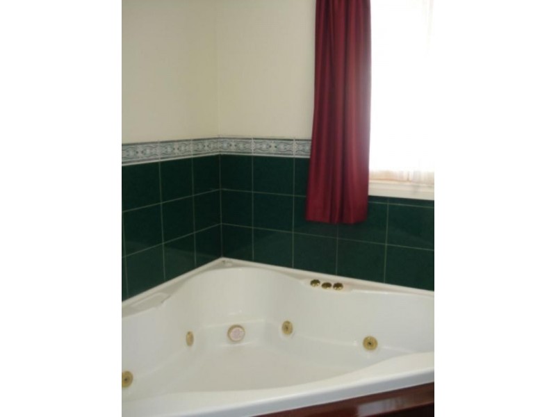 7 Birch Place, Baynton WA 6714