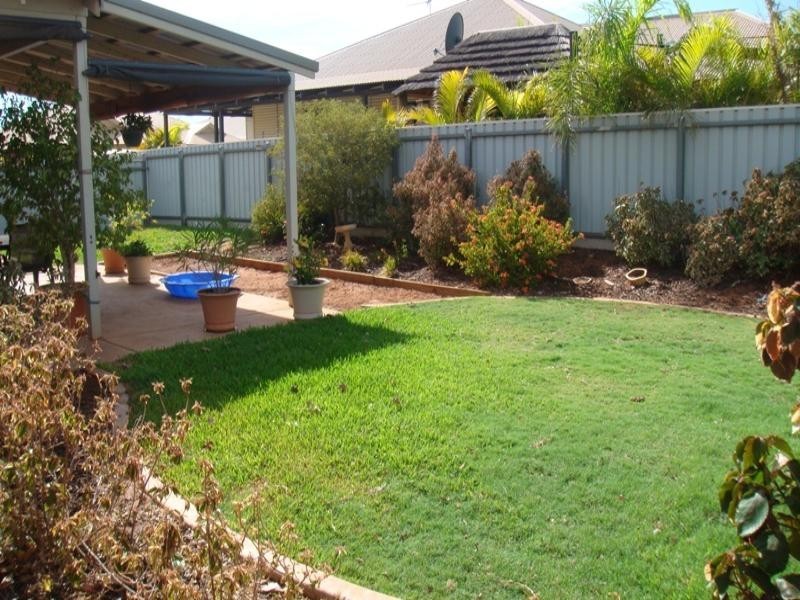 12 Lilly Parade, Baynton WA 6714