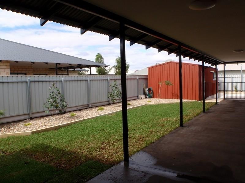 6 treetop Crescent, Nickol WA 6714