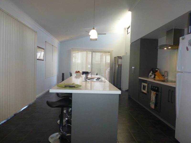 11 Wagari Drive, Baynton WA 6714