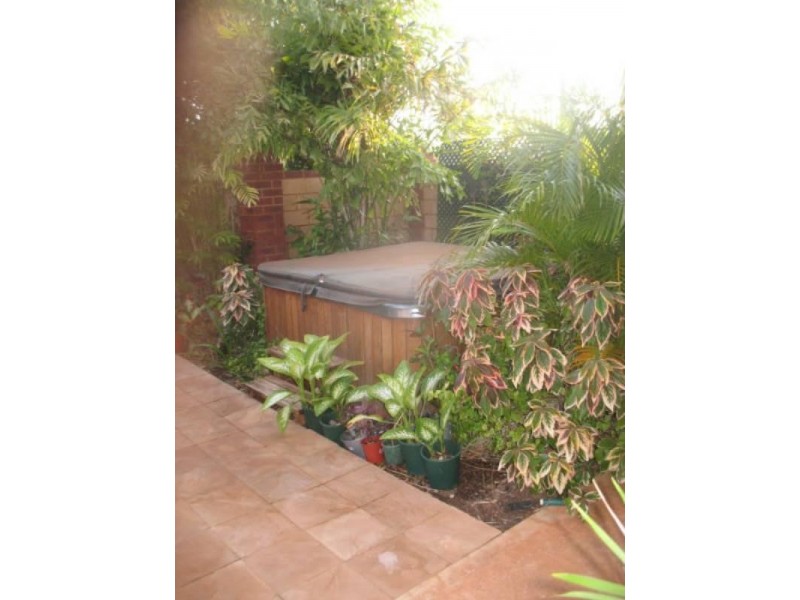 4 Haddon Way, Nickol WA 6714