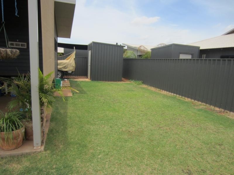 28 Bettong Bend, Baynton WA 6714