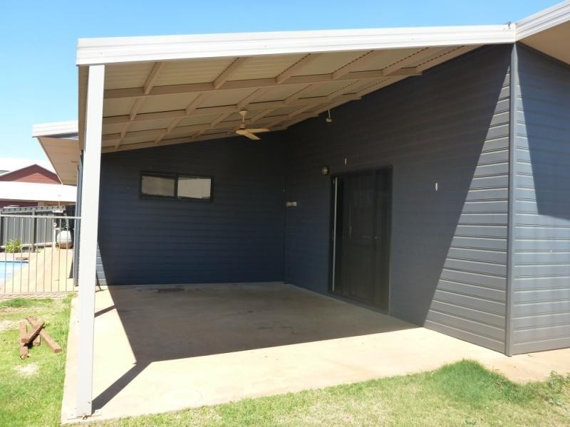 28 Bettong Bend, Baynton WA 6714